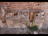 00929 ostia - regio ii - insula iv - terme di nettuno (ii,iv,2) - raum 9 - caldarium - suedostecke - tubuli - detail - 06-2022.jpg